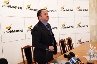 Председатель правления ЗАО „Укртатнафта“ Павел Овчаренко во время пресс-конференции. Кременчуг (Полтавская область), ноябрь 2007-го