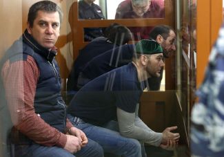 Фигуранты по делу об убийстве Бориса Немцова: Темирлан Эскерханов, Шадид Губашев и Хамзат Бахаев (слева направо), 22 ноября 2016 года