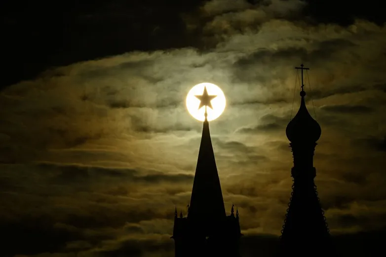Кремль заявляет о победе над мошенниками. Почему это утверждение, мягко говоря, далеко от правды? И зачем власти выдают желаемое за действительное?
