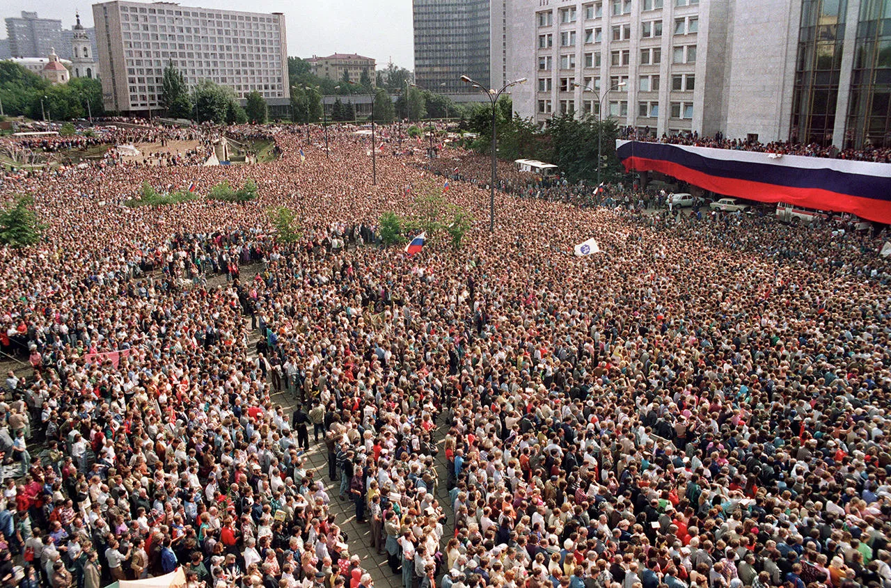 10 фотографий, объясняющих события августа 1991 года в Москве — Meduza