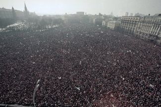 March 10, 1991, Moscow. Up to half a million people demonstrated against the government on Manezhnaya Square in the center of the city. They demanded the resignation of Soviet President Mikhail Gorbachev and supported Boris Yeltsin. The demonstration took place on the eve of the referendum about the preservation of the USSR and organizers urged a no vote.