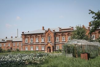 Женский монастырь в Шамордино в Калужской области