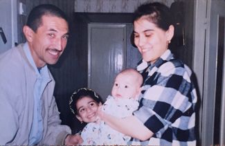 Равиль Мингазов и его жена Диляра вместе с сыном Юсефом, 1999 год