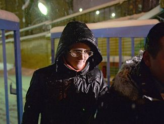 Svetlana Davydova leaves a prison after being released from under arrest. February 3, 2015