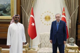 Шейх Тахнун ибн Заид аль-Нахайян и президент Турции Реджеп Эрдоган в августе 2021 года