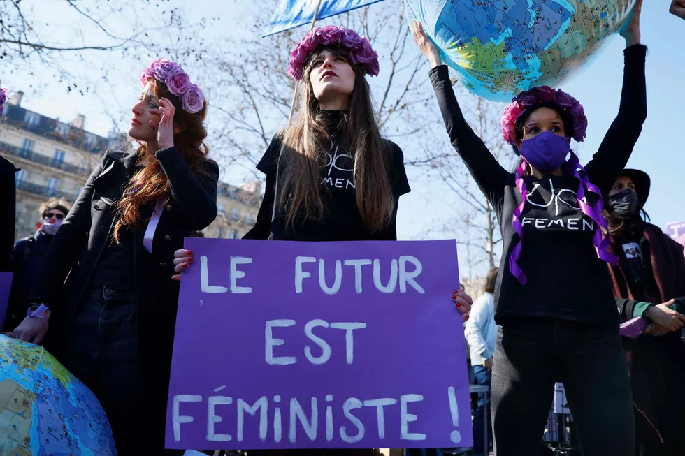 8 марта по всему миру — от Непала до Мексики — прошли акции в защиту прав женщин. Посмотрите, как это было Scanpix, женщин, против, насилия, женщины, в отношении, вышли, во время, сексуального, марша, акции, LETAУчастница, дворца, по отношению, на улицы, LETAАкция, Femen, защиты, имена, Reuters