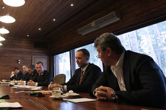 Президент Дмитрий Медведев на встрече с лидерами непарламентских партий, 20 февраля 2012 года