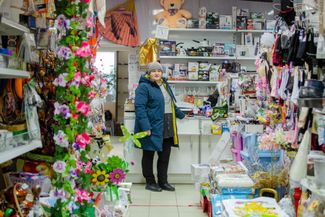 Елена Жукова в своем магазине