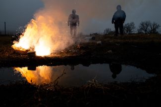 Огонь после взрыва при разминировании