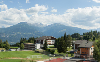 Кампус университета Les Roches в Швейцарии