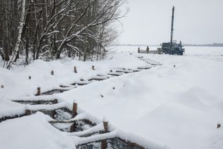 Украинские военные строят новые укрепления неподалеку от границы 