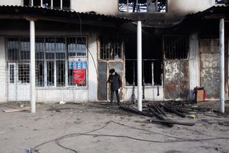 Здание, сожженное во время беспорядков в Масанчи, Казахстан. 9 февраля 2020 года
