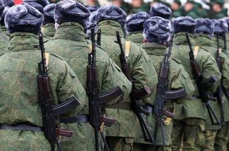 Мобилизованные россияне в учебном центре Центрального военного округа (ЦВО) в поселке Еланский Свердловской области