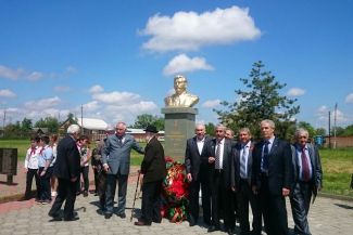 Торжественное открытие бюста Сталина в Кабардино-Балкарии, 10 мая 2016 года