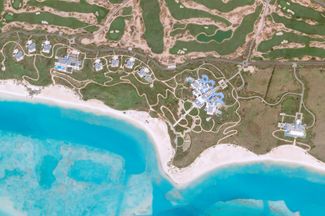 Спутниковый снимок дворцов недалеко от Neom