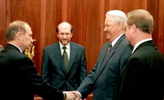 Владимир Путин, Александр Волошин, Борис Ельцин и Сергей Степашин в Кремле. 5 июля 1999 года