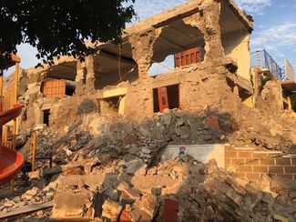 Разрушенное землетрясением здание в штате Морелос