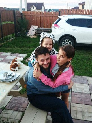 Андрей Павленко с семьей
