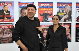 Бывший главный редактор журнала «Коммерсант-Власть» Максим Ковальский вместе со своей бывшей заместительницей Вероникой Куцылло. 30 января 2012 года