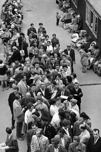 Refugees from East Berlin arriving at a refugee camp in West Berlin on August 2, 1961. Until August 13 of that year, East Germans had the opportunity to leave the Soviet sector of the city.
