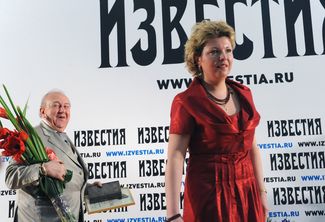 Елена Ямпольская получает премию «Известность», 13 марта 2009 года