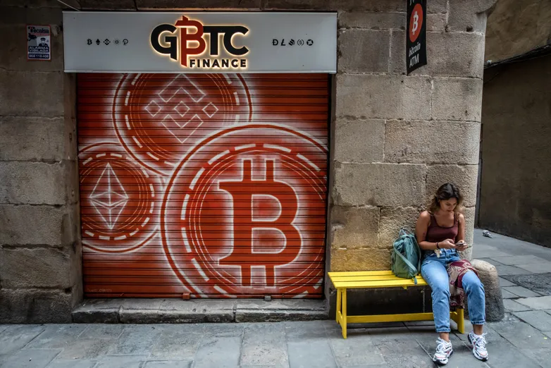 Крупнейшая в мире криптобиржа Binance взломана. Ущерб оценивается более чем в шесть миллиардов долларов. Атаку связывают с хакерами из КНДР