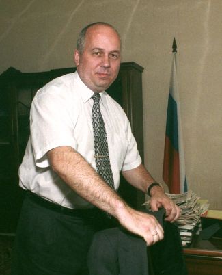 Сергей Чемезов — начальник отдела внешнеэкономических связей управделами президента. Москва, 24 июня 1999 года
