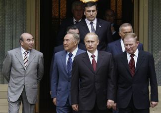 Nazarbayev with the leaders of other post-Soviet states in Moscow. July 3, 2004.