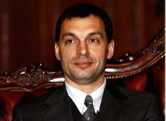 Виктор Орбан. 1999 год