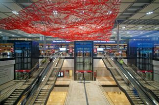 Терминал 1 аэропорта Берлин-Бранденбург в день открытия. 31 октября 2020 года