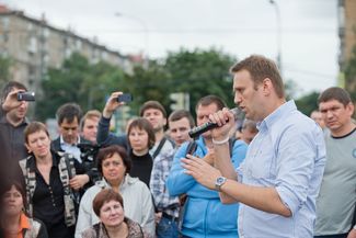 Алексей Навальный встречается с избирателями во время кампании перед выборами мэра Москвы, 29 июля 2013 года