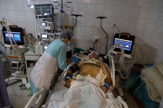 Украинский военный в реанимации киевского госпиталя
