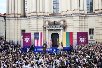 Президент США Джо Байден выступил на митинге в Вильнюсе. 12 июля 2023 года