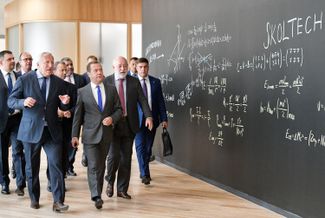 Skoltech President Alexander Kuleshov, Prime Minsiter Dmitry Medvedev, and Skolkovo President Victor Vekselberg at Skoltech, September 1, 2018