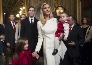 Иванка Трамп с мужем и детьми в Вашингтоне. 20 января 2017 года