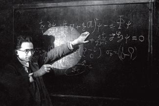 Матвей Бронштейн на лекции по квантовой теории, 1930-е годы