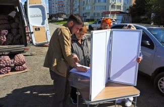 “Voting” in Kherson. The city has been occupied by Russian troops since the very start of Russia’s full-scale invasion.