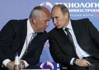 Сергей Чемезов и Владимир Путин. 30 июня 2010 года