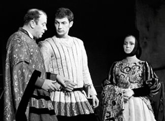 Спектакль «Ромео и Джульетта» в театре на Малой Бронной, 1970 год. Броневой играет Капулетти