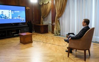 Дмитрий Медведев на видеоконференции с участниками праймериз
