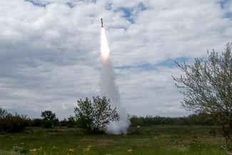 Пуск ракеты «Тор-М1» по цели