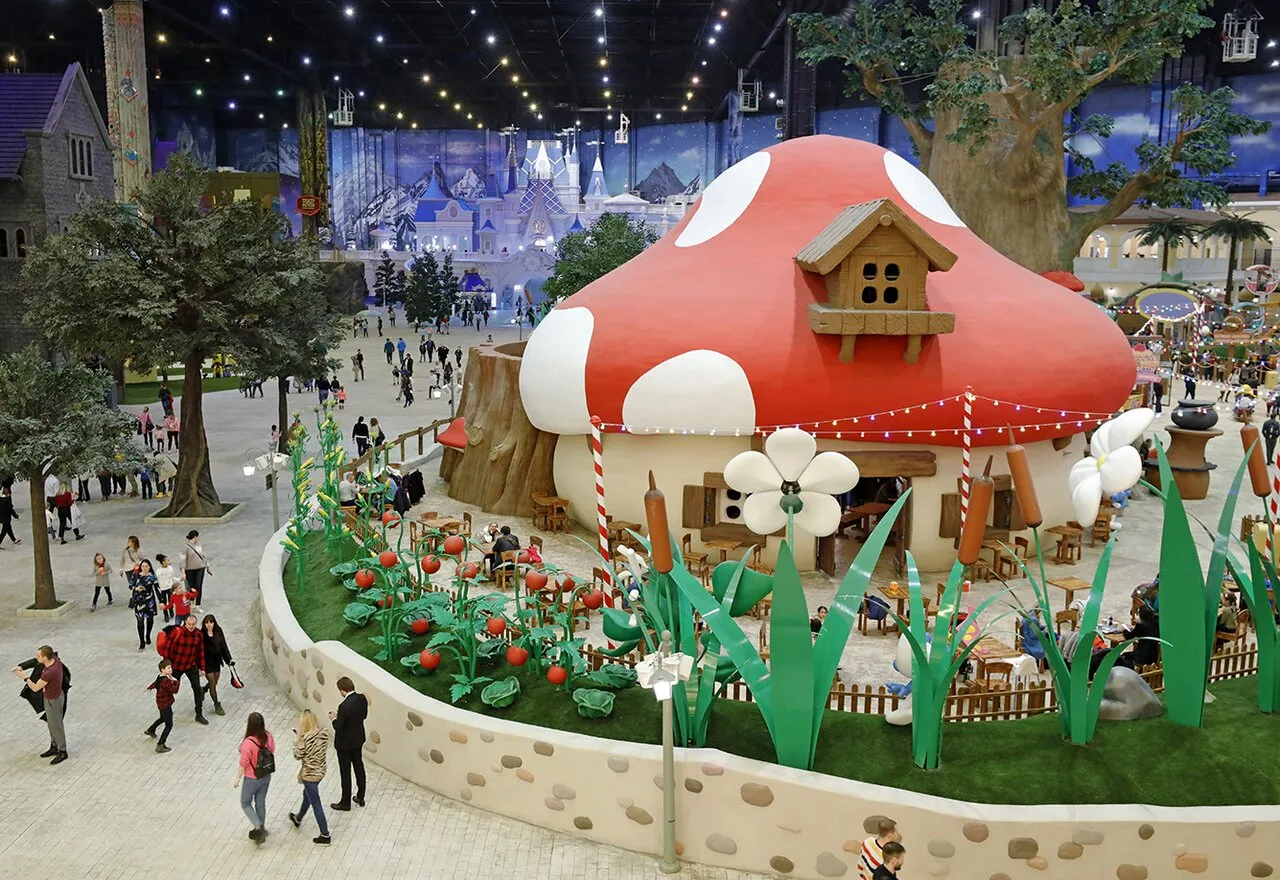 Disneyland A La Russe We Visited Dream Island The New Theme Park In Moscow That S Been Dubbed Europe S Biggest Family Attraction Meduza