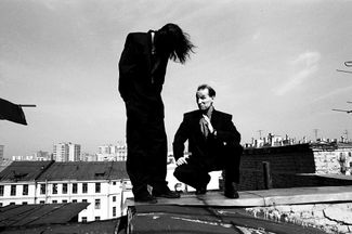 Петр Мамонов и Алексей Бортничук во время съемок для музыкального проекта «Мамонов и Алексей» (1990)