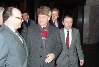 Горбачев перед пресс-конференцией, на которой президент СССР объявил о своей отставке. Москва, 26 декабря 1991 года
