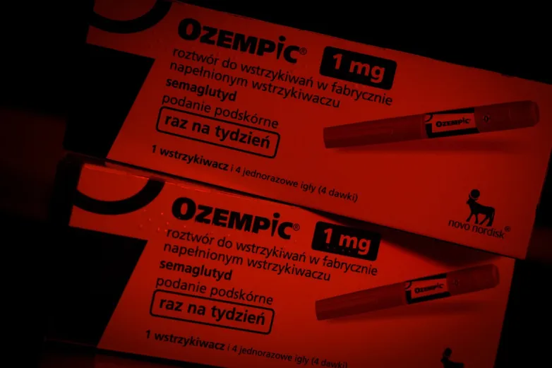 «Оземпик» и его аналоги в 2024 году продолжили завоевывать мир. Это уже не просто лекарства для людей с диабетом и ожирением, а настоящие чудо-таблетки