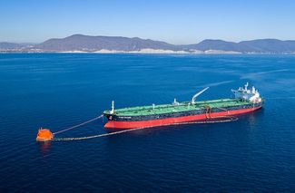Отгрузка нефти на танкер с причала-буя на Морском терминале КТК («Южная Озереевка»)