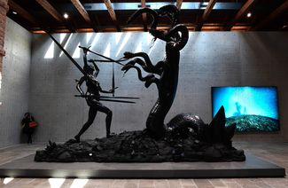 Скульптура «Гидра и Кали»