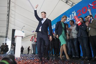 Алексей Навальный и его жена Юлия на собрании инициативной группы. Москва, 24 декабря 2017 года