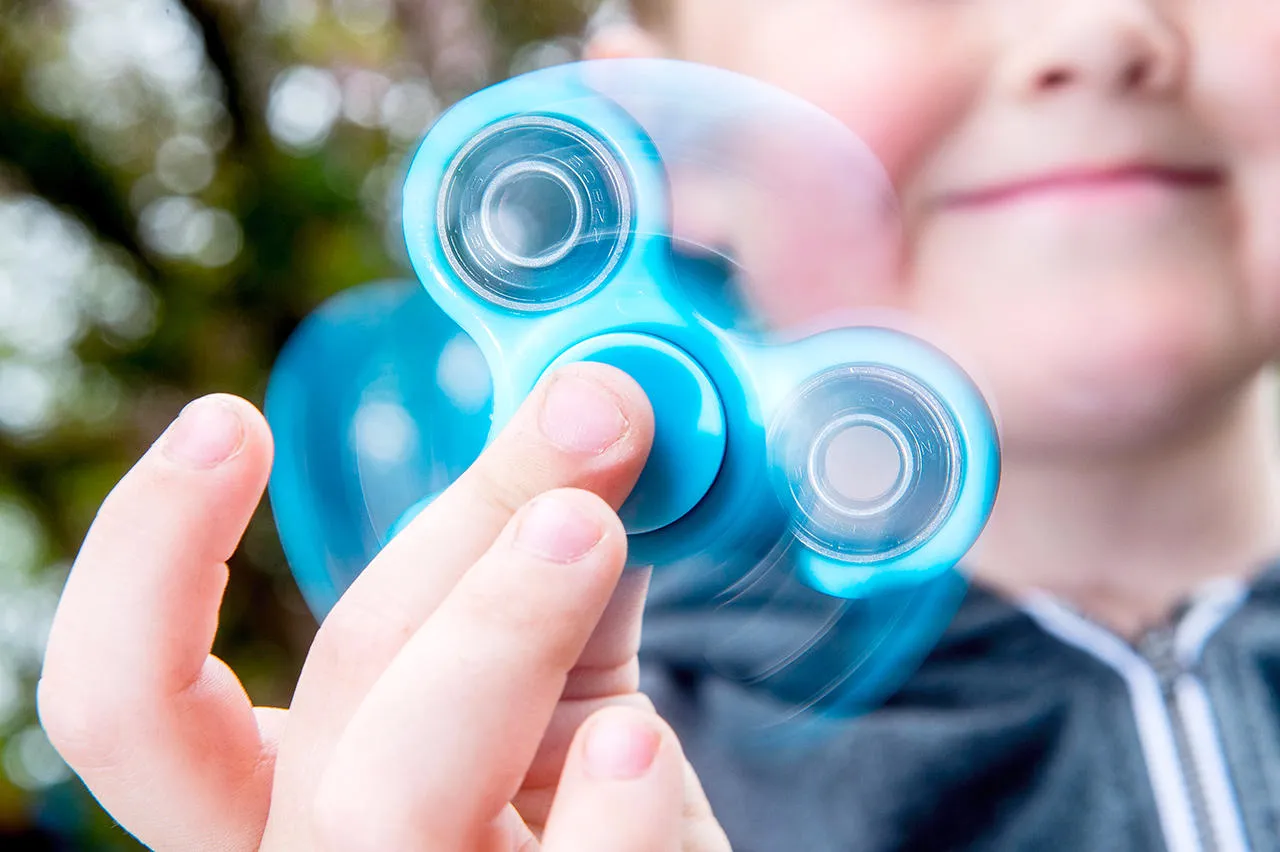 Самая популярная игрушка в мире Что такое Fidget Spinner и как она устроена  — Meduza