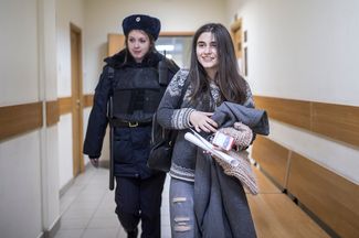 Активистка Екатерина Мельникова, задержанная в офисе ФБК и получившая семь суток ареста